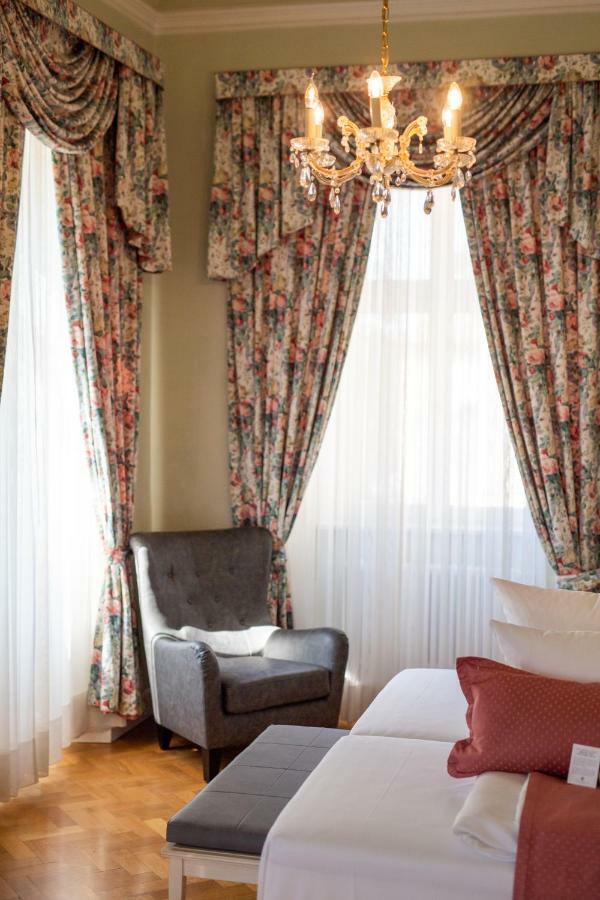 Schlosshotel Bad Neustadt Bad Neustadt an der Saale Ngoại thất bức ảnh